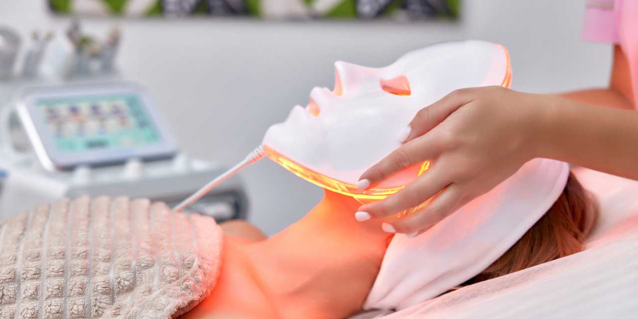 Best Light Therapy Masks: 7 Proven Methods for Addressing Skin Concerns